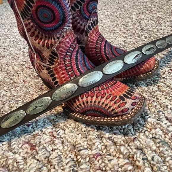 Lady Captiva Brown Belt, Engraved Silver Concho Southwest Cowgirl, Size Medium - Picture 9 of 11